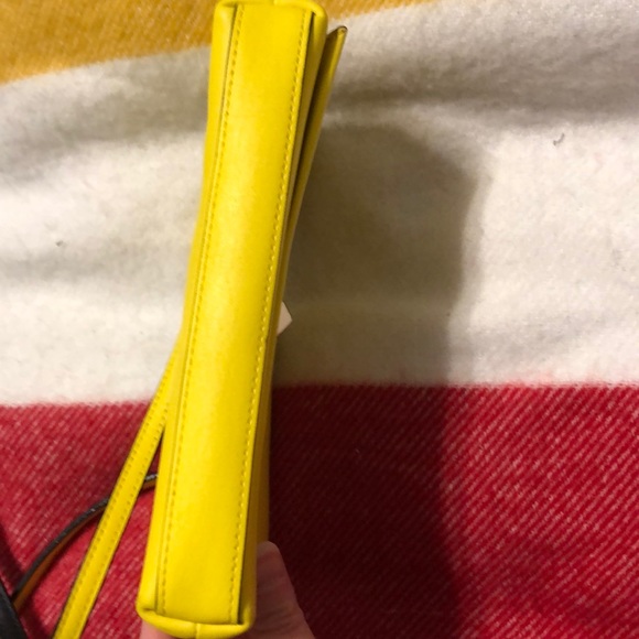 Kate Spade yellow leather shoulder bag - Picture 4 of 5